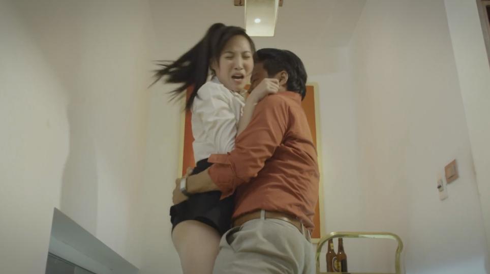 Sau Quỳnh Búp Bê, màn ảnh Việt lại có phim đầy rẫy những cảnh cưỡng hiếp-5