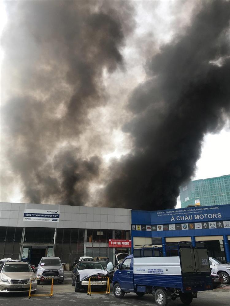 Khói lửa cuồn cuộn gần Liên đoàn Bóng đá Việt Nam-1