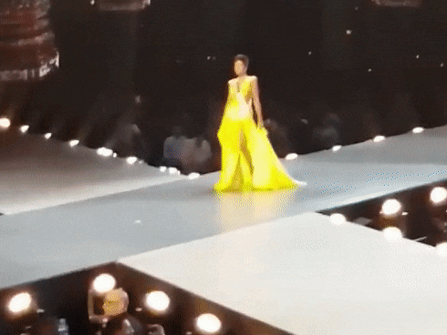 Ơn giời, fancam quay trọn vẹn màn tung váy xuất thần của H'Hen Niê tại Miss Universe 2018 đây rồi