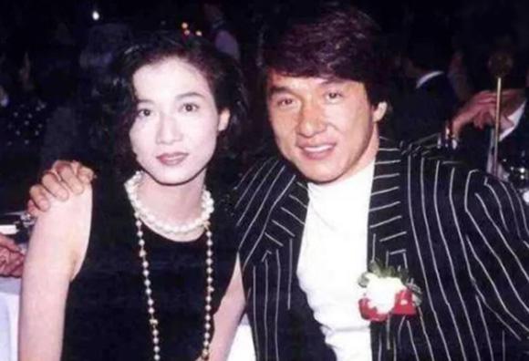 Con rơi của Thành Long hé lộ chuyện đồng tính, băn khoăn việc bị từ mặt gần 20 năm-2