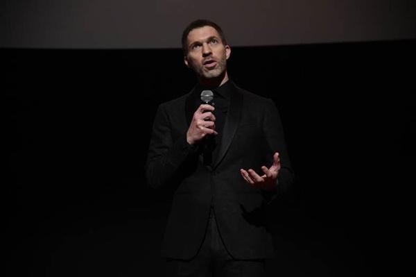 Bom tấn Giáng sinh Bumblebee bất ngờ được giới phê bình khen ngợi-5