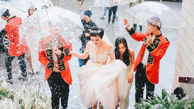 Thêm siêu đám cưới trị giá 4,6 tỷ ở Hải Phòng: Chú rể mang siêu xe hiếm đi đón dâu, tiệc cưới trang trí đẹp như cổ tích-7