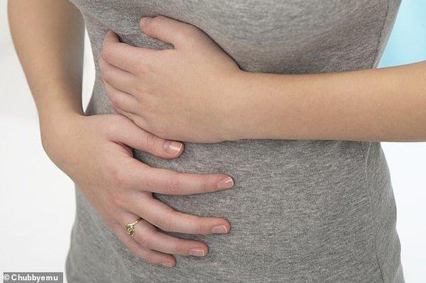 Nôn nóng giảm cân, cô gái uống cả lít nước tương đã bị chết não-1