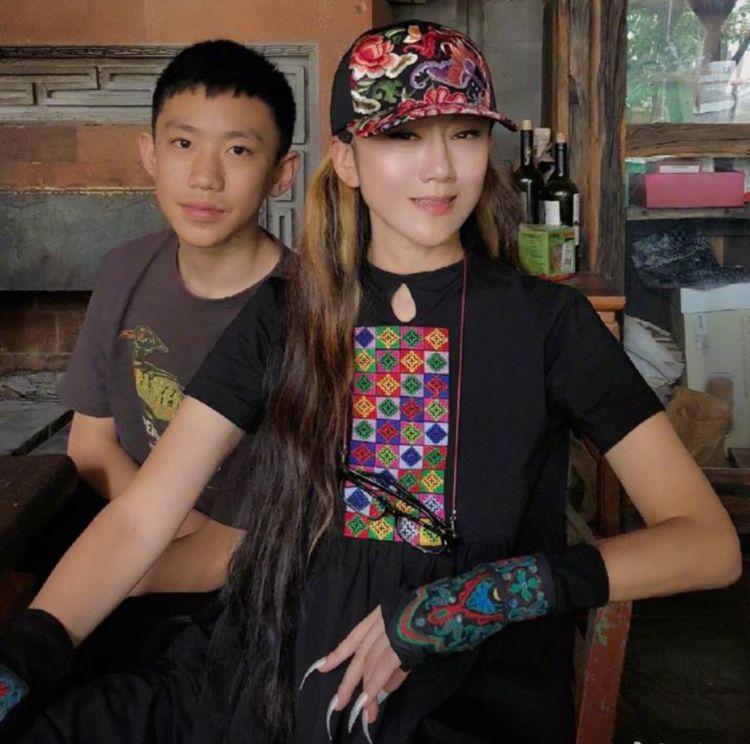 60 tuổi, mỹ nhân Anh hùng xạ điêu gây choáng ngợp khi khoe lưng trần nuột nà đến thiếu nữ 18 phải khóc thét-8