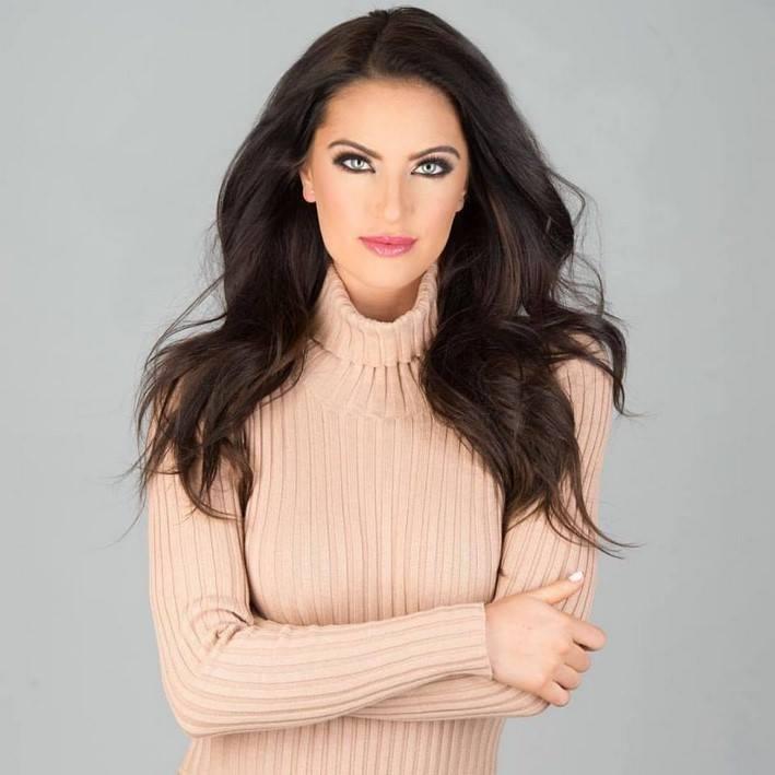 Hoa hậu khắp nơi trên thế giới shock nặng vì pha tung váy tuyệt phẩm của HHen Niê tại Miss Universe 2018-9