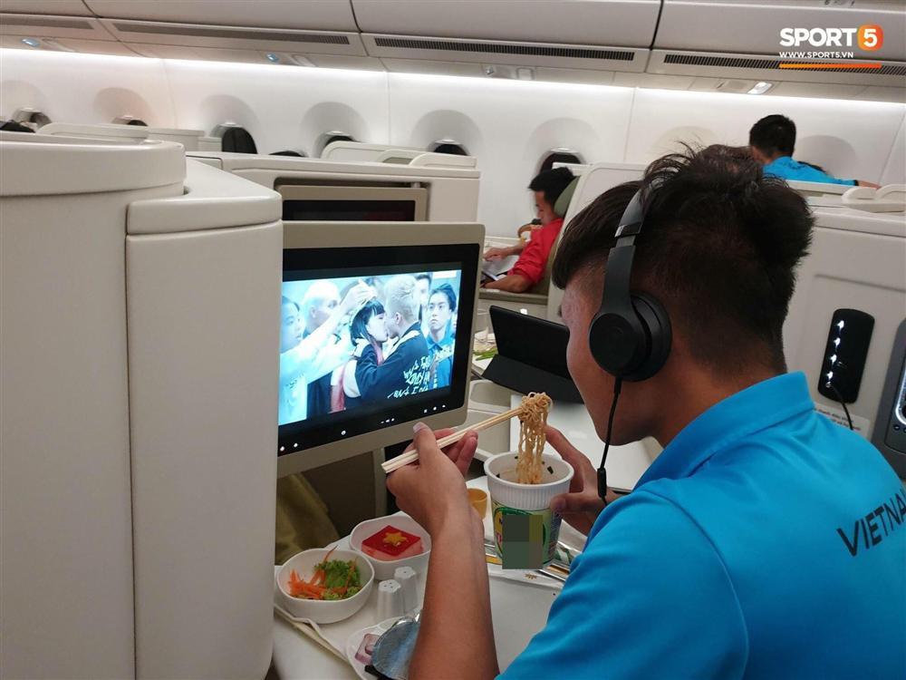 Hóa ra Quang Hải và Quế Ngọc Hải của tuyển Việt Nam lại là fan của bộ phim đình đám này!-1