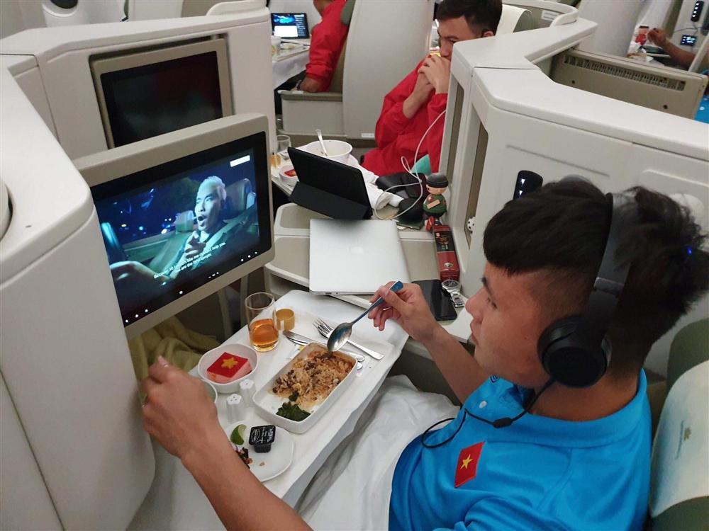 Hóa ra Quang Hải và Quế Ngọc Hải của tuyển Việt Nam lại là fan của bộ phim đình đám này!-2