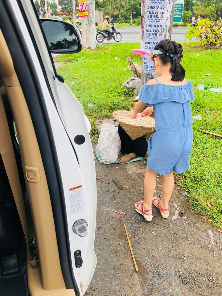 Coi thị phi showbiz nhẹ như cõi tạm, Thủy Tiên - Công Vinh vui thú với cuộc sống chay thiền tối giản-23