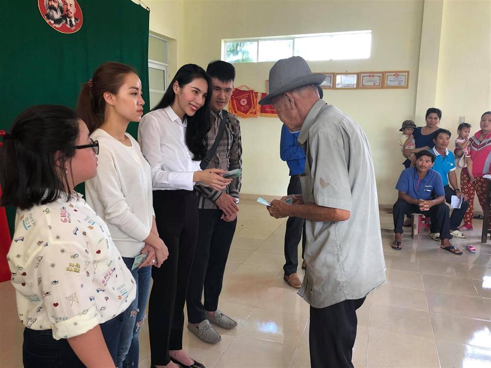 Coi thị phi showbiz nhẹ như cõi tạm, Thủy Tiên - Công Vinh vui thú với cuộc sống chay thiền tối giản-21