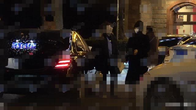 Phạm Băng Băng bịt kín mít cùng Lý Thần đi ăn lẩu, lập tức tên Phạm Gia leo top 1 tìm kiếm-7