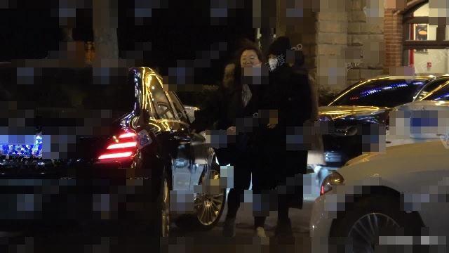 Phạm Băng Băng bịt kín mít cùng Lý Thần đi ăn lẩu, lập tức tên Phạm Gia leo top 1 tìm kiếm-8