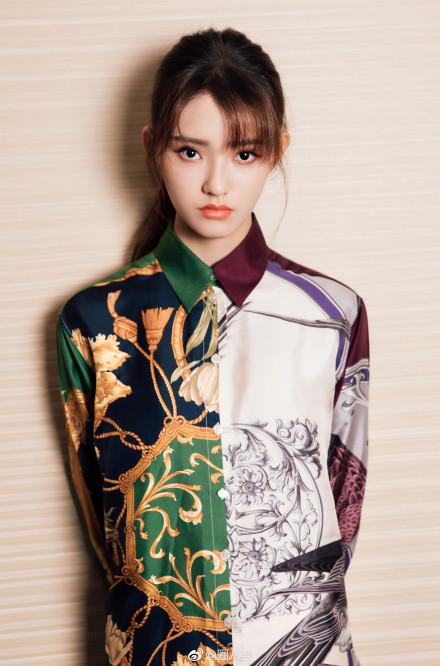 Người tình 9x của Châu Tinh Trì lộ mặt cứng đờ khiến không ai nhận ra mỹ nhân ngư đình đám một thời-6