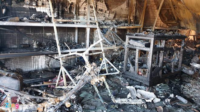 Nguyên nhân cháy xe bồn chở xăng làm 6 người chết, thiệt hại hơn 10 tỷ-1