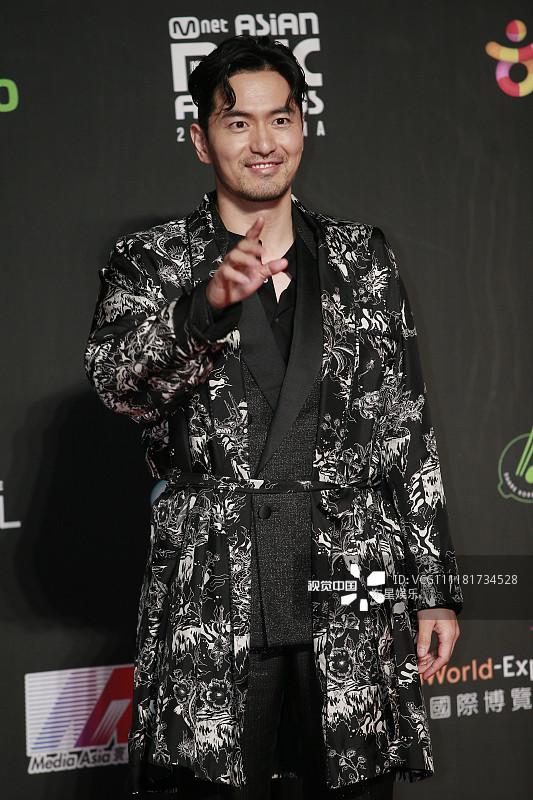 Song Joong Ki - Ahn Jae Hyun cùng BTS và Wanna One đổ bộ thảm đỏ MAMA 2018-1