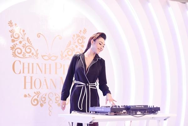 Thí sinh chuyển giới ôm con, mang chồng lên sân khấu khiến Hương Giang tròn mắt ngưỡng mộ-13