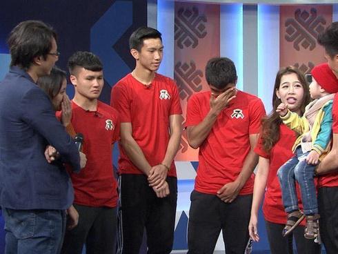 Tranh thủ thời gian nghỉ hiếm hoi tham gia Điều ước thứ 7, dàn cầu thủ U23 quyết tâm giành cúp vàng tặng fan nhí bị u não-6