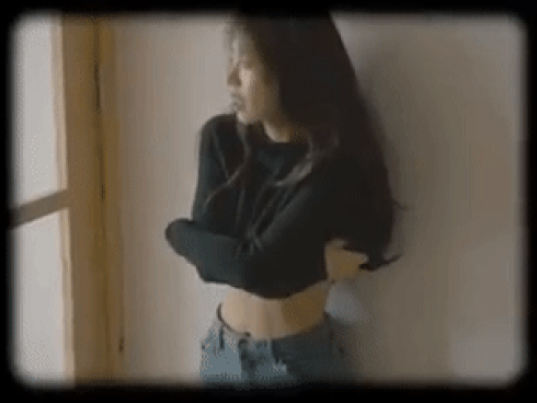 Đánh dấu tuổi 22, Mẫn Tiên tung clip 'thanh xuân' sexy đến nghẹt thở