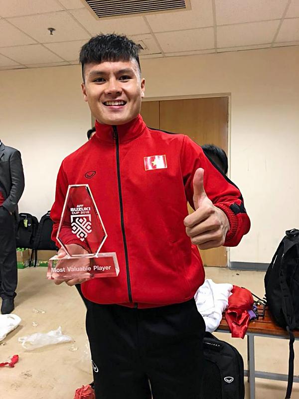 Không phải gia đình, chẳng phải người yêu, đây mới là người được Quang Hải nhắc đến sau khi đăng quang-4