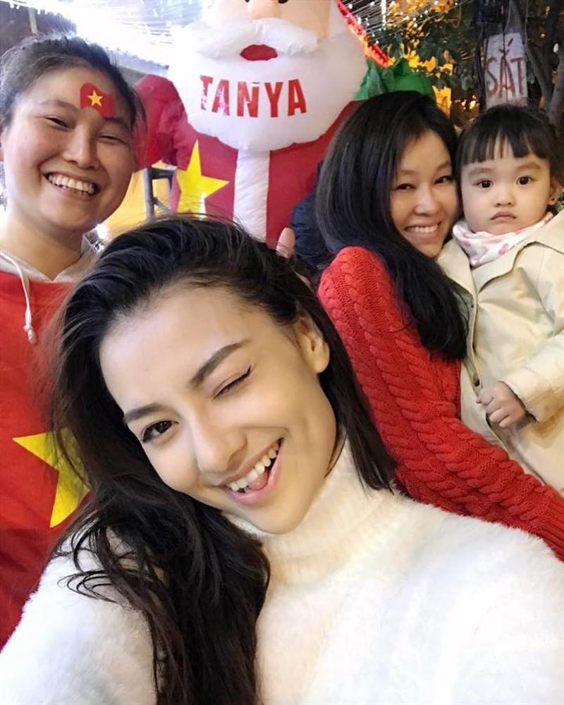 Đoán đúng Việt Nam vô địch nhưng Trấn Thành lại đi bão vào thời điểm đường không một bóng người-4