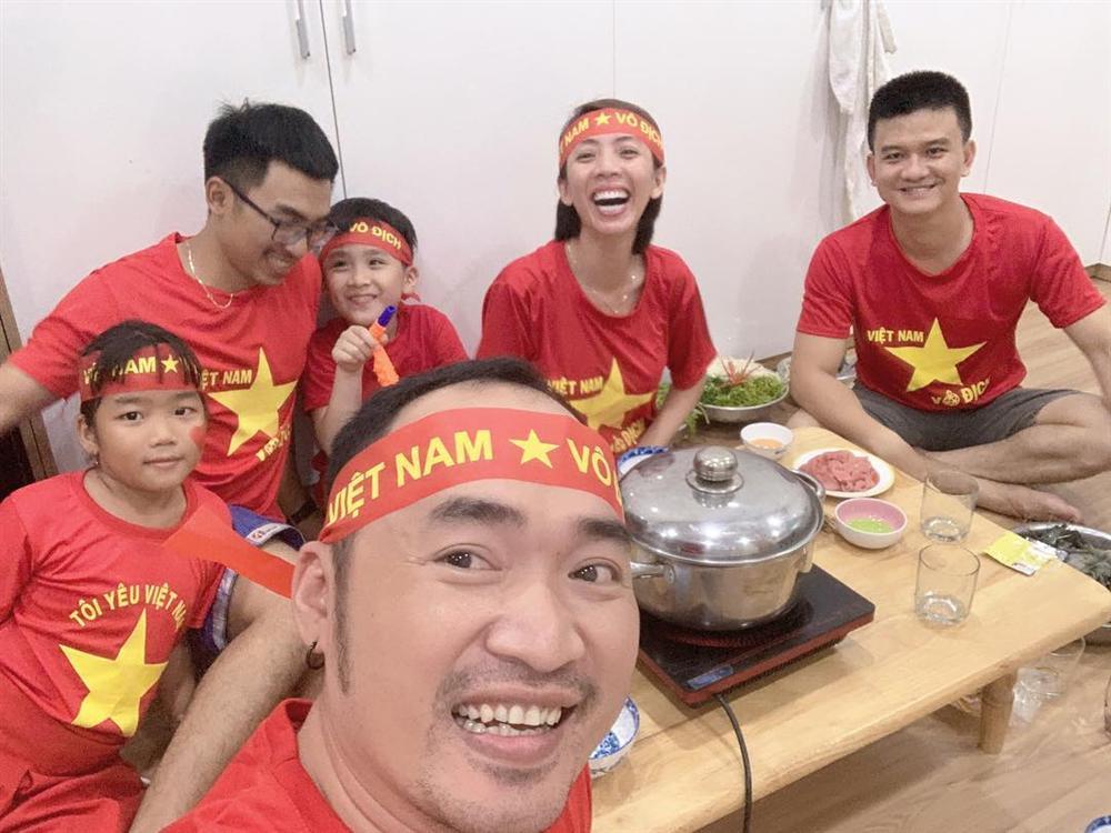 Đoán đúng Việt Nam vô địch nhưng Trấn Thành lại đi bão vào thời điểm đường không một bóng người-8