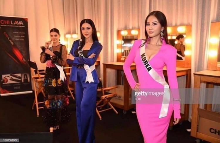 Thân thiết như Hoa hậu Hàn Quốc và HHen Niê ở Miss Universe: cùng phòng, dép tổ ong đôi và mặc chung váy?-1