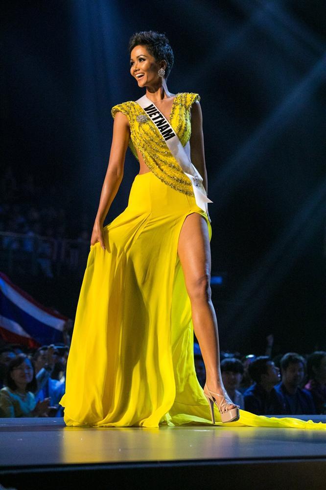 DẤU ẤN THẬP KỶ: Việt Nam đã vô địch AFF Cup, còn gì tuyệt hơn nếu HHen Niê intop Miss Universe sáng mai!-7
