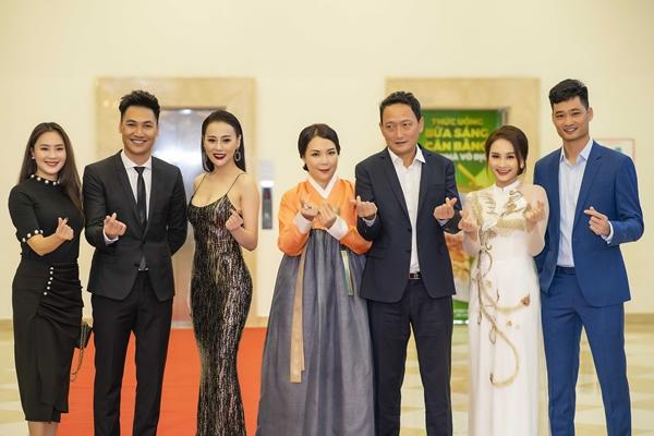 Quỳnh Búp Bê Phương Oanh gợi cảm tái ngộ tình cũ Mạnh Trường-3