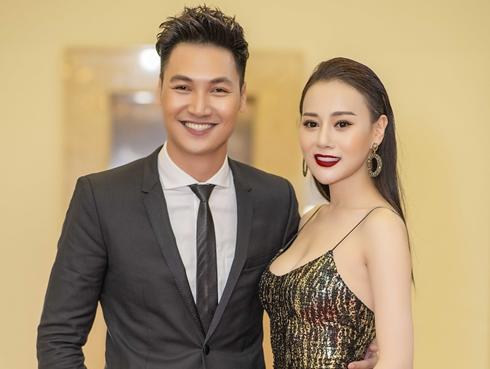 'Quỳnh Búp Bê' Phương Oanh gợi cảm tái ngộ 'tình cũ' Mạnh Trường