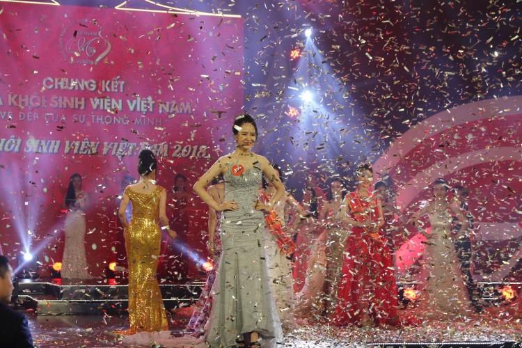 Thành tích học tập và nhan sắc đời thực đáng ngưỡng mộ của Tân Hoa khôi sinh viên Việt Nam 2018-1