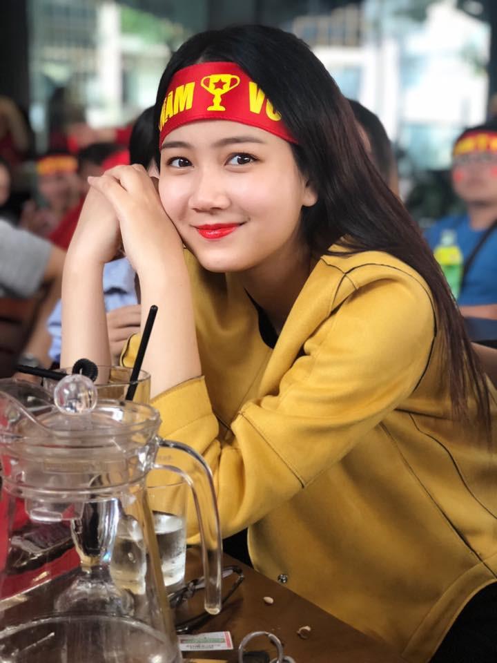 Thành tích học tập và nhan sắc đời thực đáng ngưỡng mộ của Tân Hoa khôi sinh viên Việt Nam 2018-6