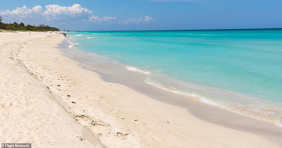 Top những bãi biển sexy, lãng mạn nhất thế giới không thể bỏ qua trong kỳ nghỉ sắp tới-10