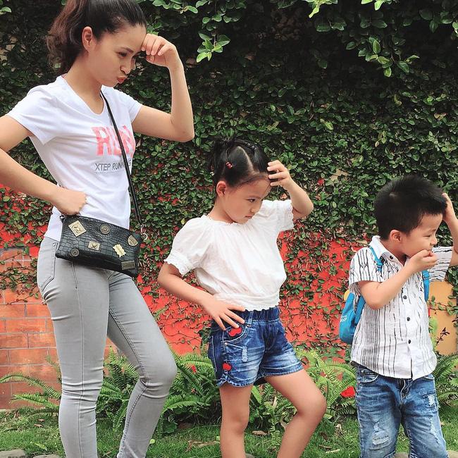 Duy Mạnh khoe ảnh ôm 2 gái đẹp trên khán đài: Thật bất ngờ trước danh tính của người phụ nữ thứ 2-2