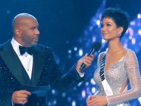 Clip: Phần thi ứng xử cực tự tin về phong trào #Metoo của H'Hen Niê khi lọt top 5 Miss Universe 2018