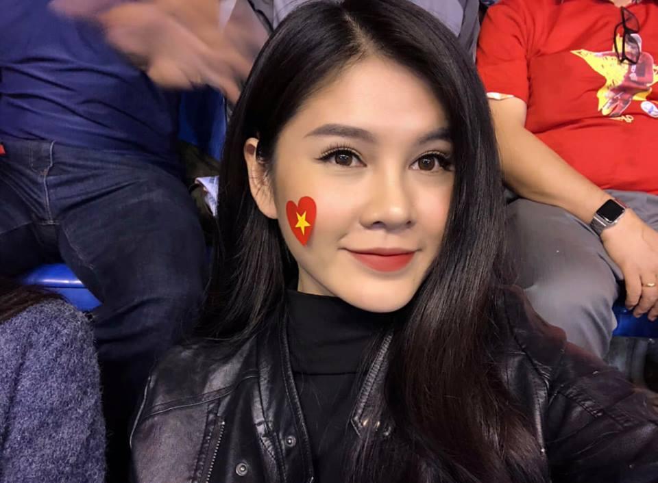 Báo Hàn Quốc truy lùng danh tính nữ diễn viên chụp ảnh cùng HLV Park Hang Seo-4