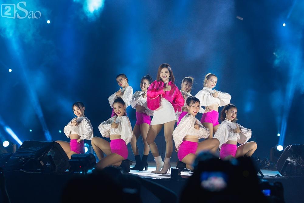 Trở lại Việt Nam cùng trưởng nhóm Solji, EXID khiến người hâm mộ gào thét đầy phấn khích-13