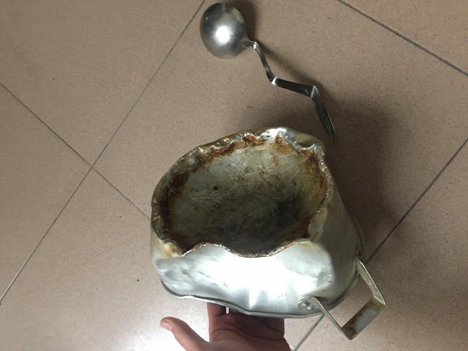 Xoong thủng, nồi méo sau khi cùng chủ đi bão: Fan Việt yêu thể thao số 2, hiếm có quốc gia nào nhận số 1-4