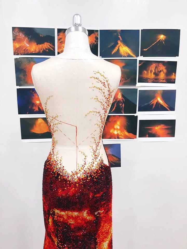 Cận cảnh quá trình hoàn thành kiệt tác đầm dạ hội giúp mỹ nhân Philippines đăng quang Hoa hậu Hoàn vũ 2018-7