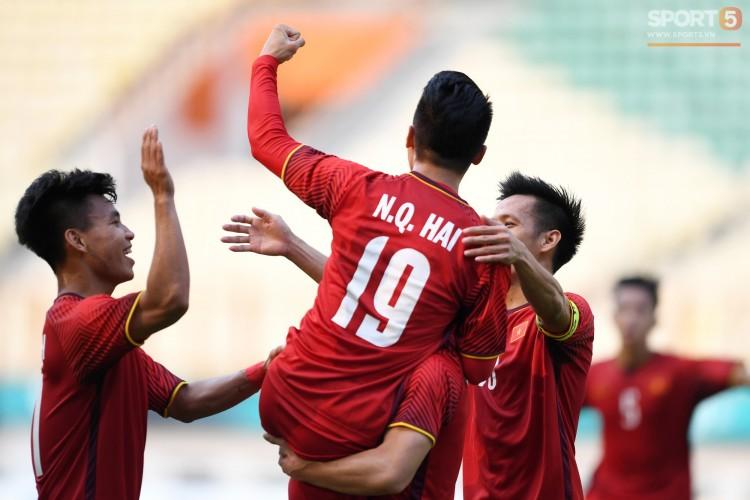 PHÁT HIỆN THÚ VỊ: Có một Quang Hải dành cả thanh xuân bắt Công Phượng hết cõng rồi bế mỗi khi ghi bàn-4