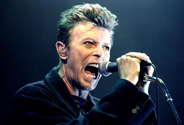 Sau huyền thoại nhạc rock Queen, sẽ có phim về David Bowie?-1