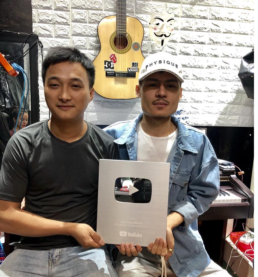 Vừa xong phốt ăn xong quẹt mỏ, chế nhạc tục tĩu - Hoa Vinh lại bị tố phản phúc với người có ơn-1