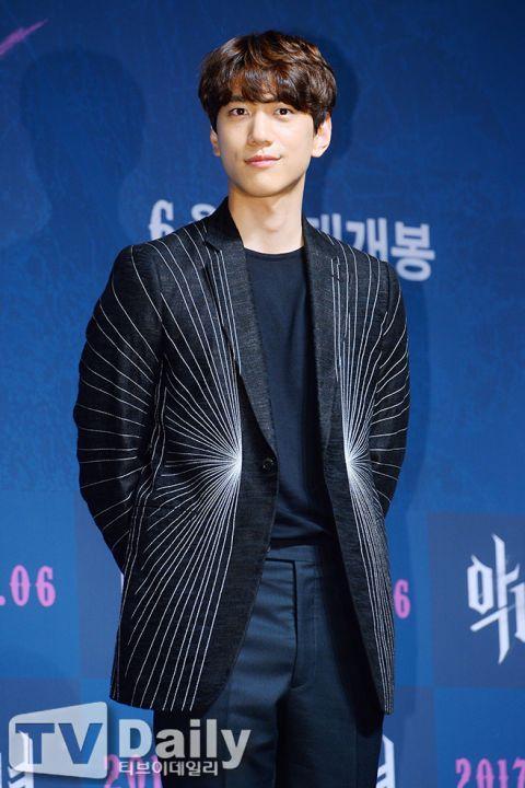 Hoa hậu Hàn Quốc 42 tuổi hạ sinh con đầu lòng cho ông xã hotboy 24 tuổi-5