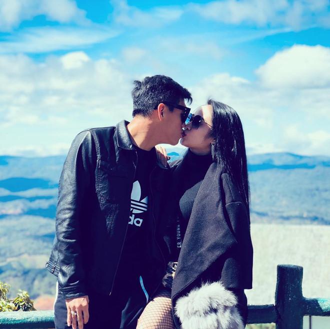 Sau khi vô địch AFF Cup 2018, cầu thủ tuyển Việt Nam đang làm gì?-2