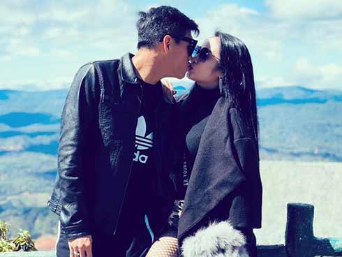 Sau khi vô địch AFF Cup 2018, cầu thủ tuyển Việt Nam đang làm gì?