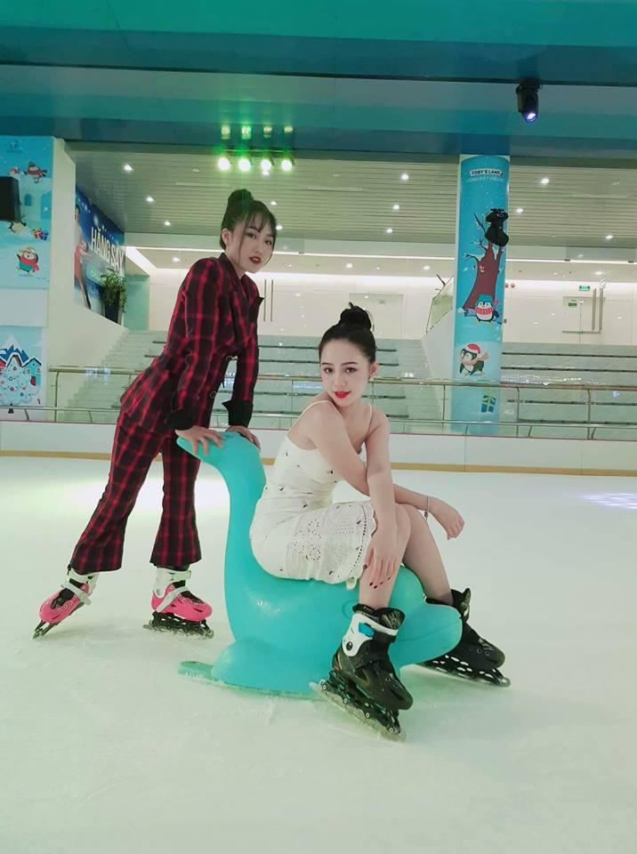 Khoe làm bồi bàn chuyên nghiệp, BB Trần lại khiến fans há hốc miệng chỉ vì thái độ phục vụ-9