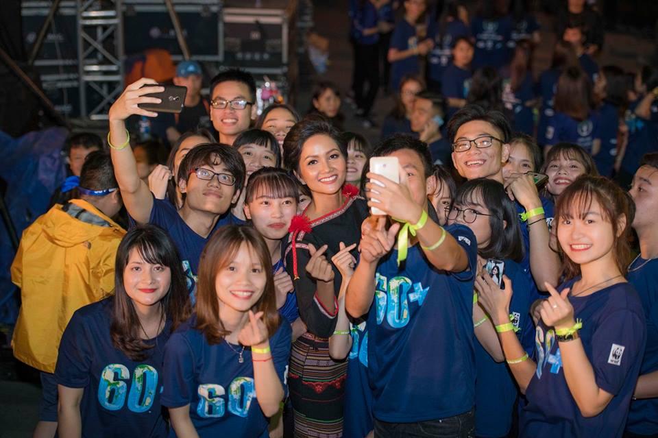 Sau top 5 Miss Universe, fan quốc tế kỳ vọng HHen Niê chinh chiến Miss World vì tin chắc mỹ nhân Ê Đê sẽ đoạt vương miện-5