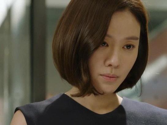 Sự thật choáng váng về người mẹ nuôi giàu có của chồng