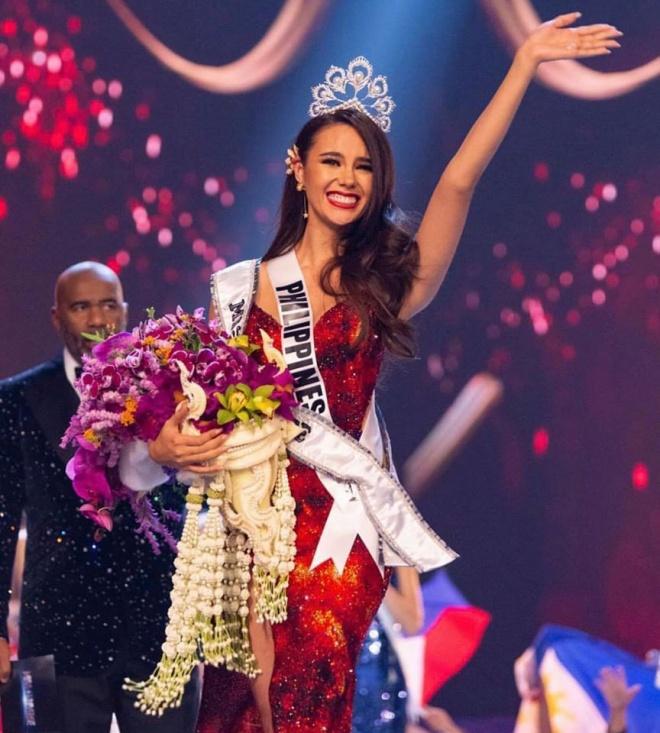 Tỷ phú Philippines dành hẳn phi cơ riêng để đón tân Hoa hậu Hoàn vũ về nước-2