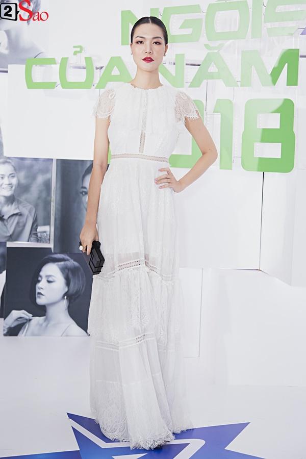 Vừa trở về từ Miss Universe, HHen Niê lấn lướt dàn mỹ nhân trên thảm đỏ với đầm cắt xẻ vô cùng sexy-12