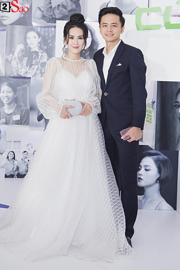 Vừa trở về từ Miss Universe, HHen Niê lấn lướt dàn mỹ nhân trên thảm đỏ với đầm cắt xẻ vô cùng sexy-20