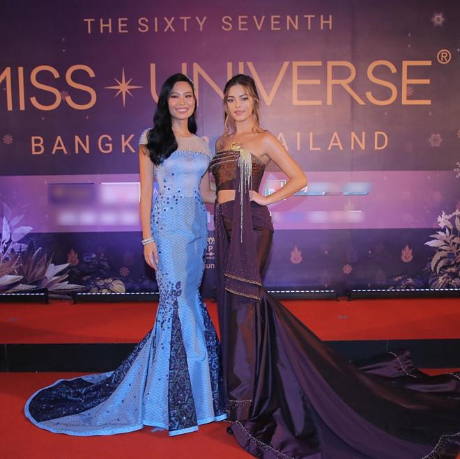 YouTuber Thái Lan có thể ngồi tù vì chê váy của hoa hậu nước mình-1